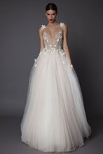 Load image into Gallery viewer, 2022 Tulle Spaghetti Straps Wedding Dresses A Line With Beads And Handmade Flower