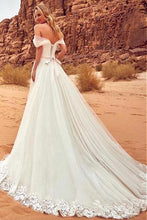 Load image into Gallery viewer, Charming Off The Shoulder Tulle Long Beach Wedding Dress With Appliques