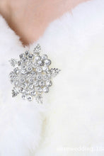 Load image into Gallery viewer, Pretty Faux Fur Wedding Wrap With Beads