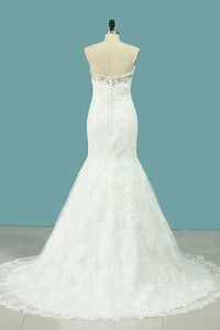 2024 Wedding Dresses Mermaid Scalloped Neck Tulle With Applique And Beading Court Train